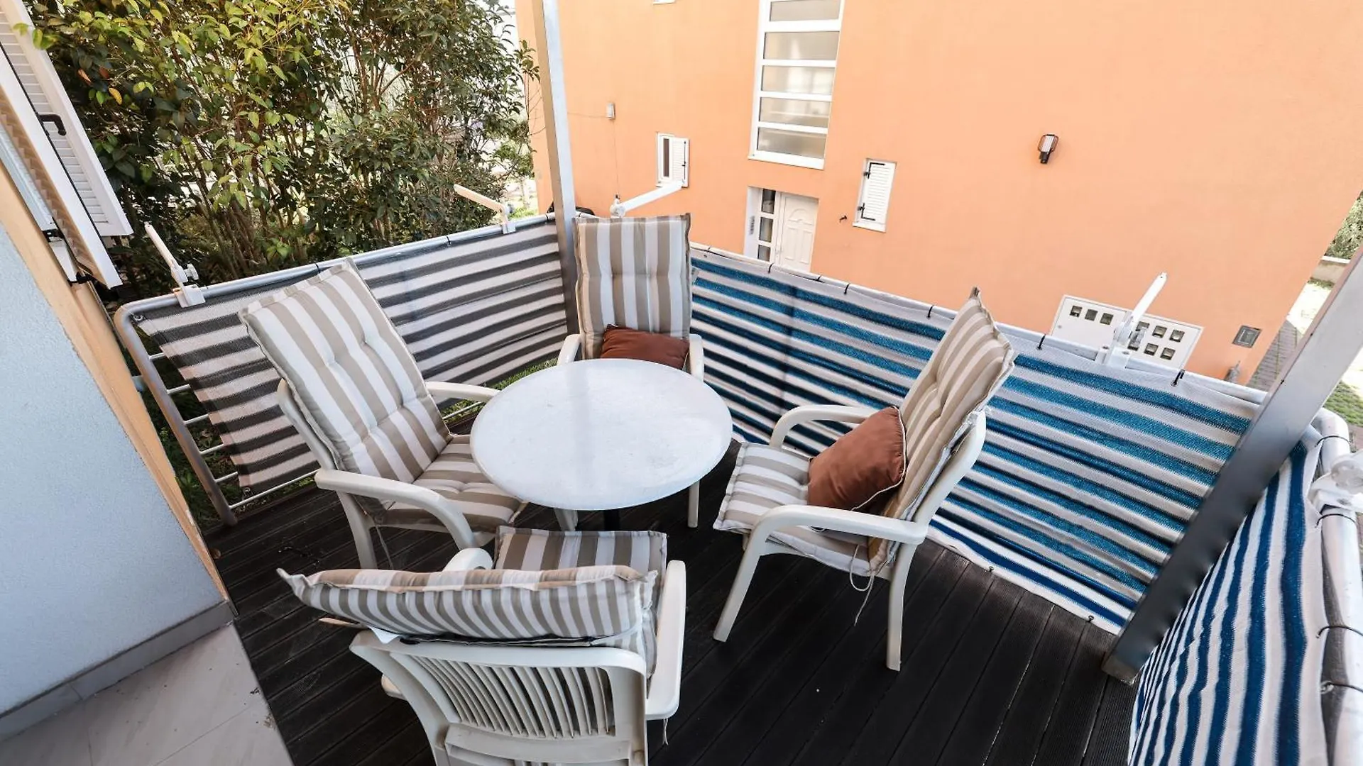 One Bedroom Apartment 50M From The Sea Kozino Croatia