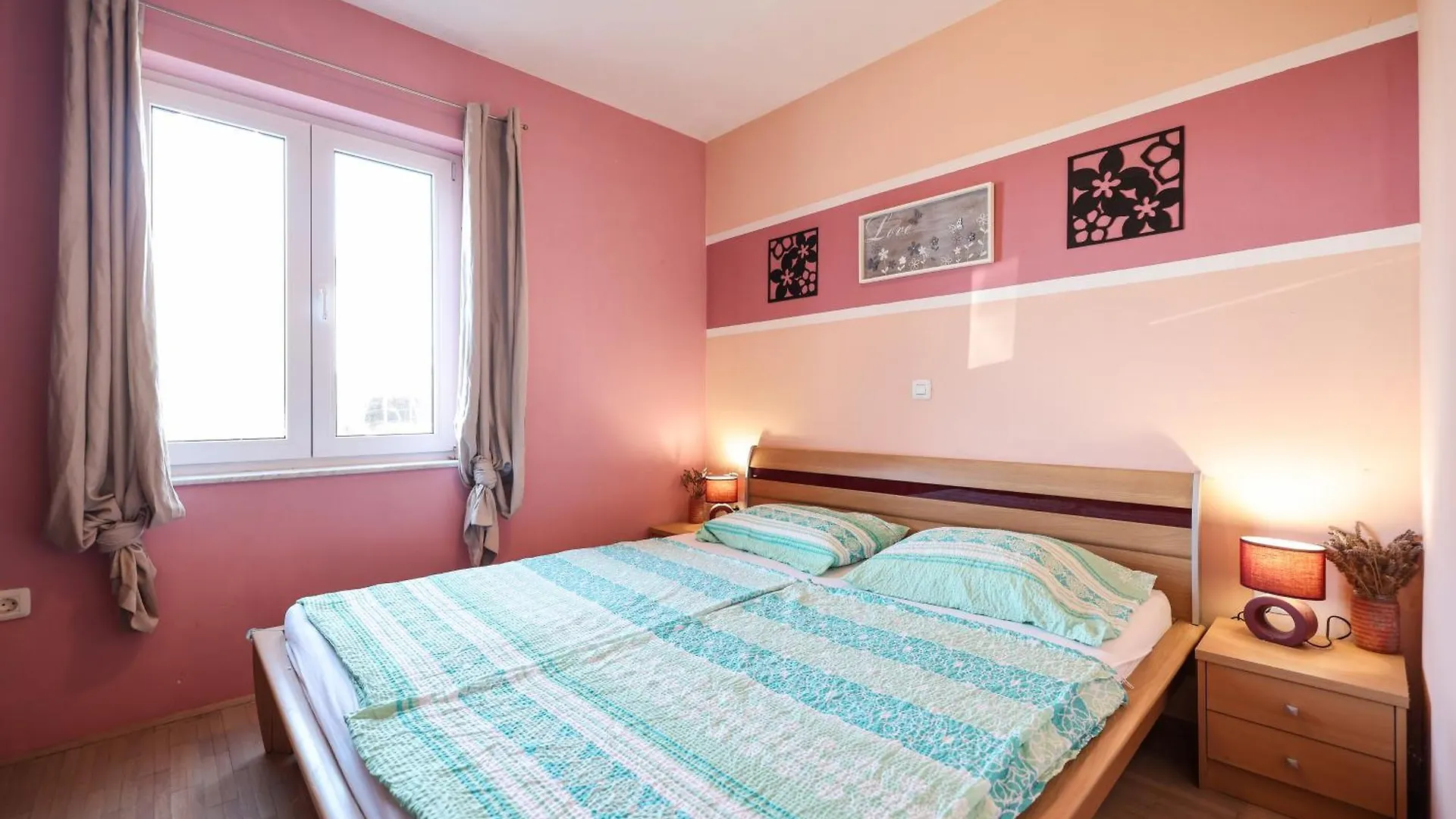 One Bedroom Apartment 50M From The Sea Kozino