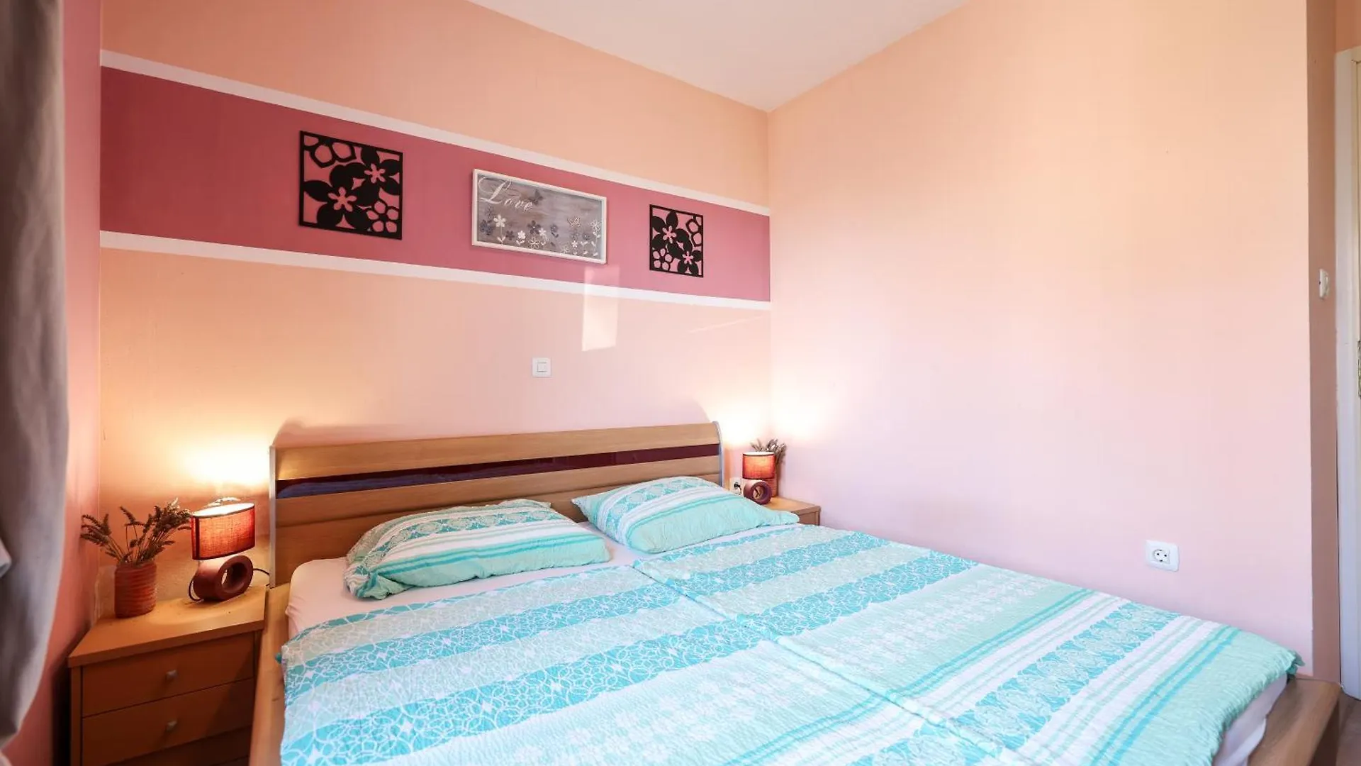 One Bedroom Apartment 50M From The Sea Kozino